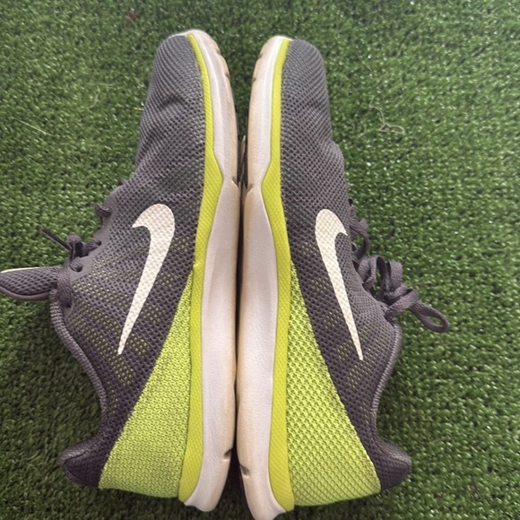 Women Nike Training In Season TR 6 Grey & Lime - Picture 9 of 10